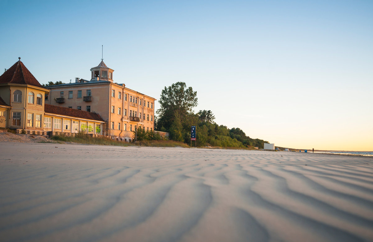 Юрмала, в переводе с латышского означает «взморье»